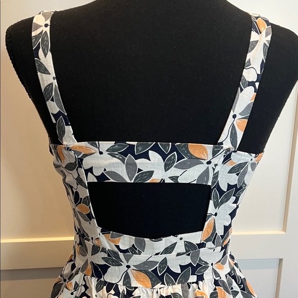 Floral Print Dress with Orange and Navy Accents XS - Picture 4 of 9